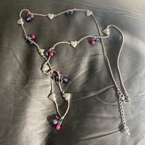 Hearts necklace silver tone and blue/garnet colored beads. - Picture 2 of 5